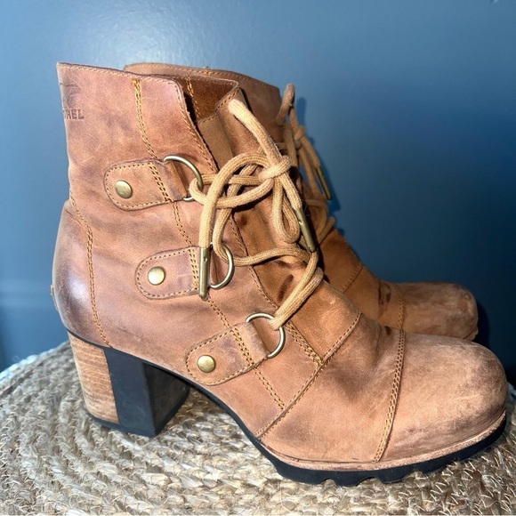 Sorel Addington Holiday Waterproof Boots - Picture 3 of 11